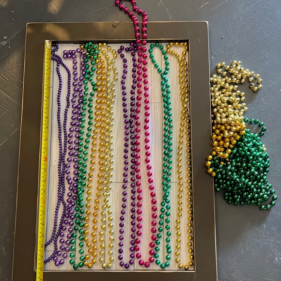 Mardi Gras Party Supplies - Picture 8 of 9